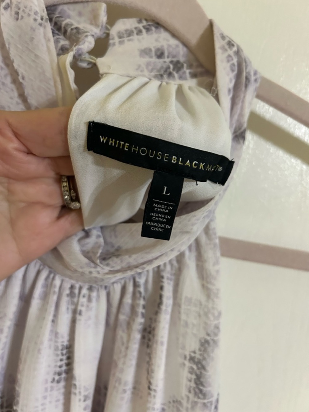 White House Black Market White and Gray/purple hue Snake-Print top Large - Picture 5 of 5